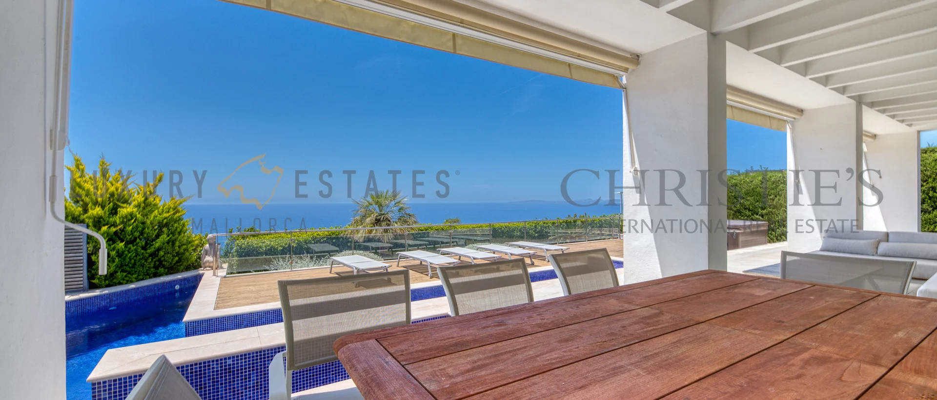 villa in badia blava mit traumhaftem blick in 1. meereslinie an der küste von llucmajor 2