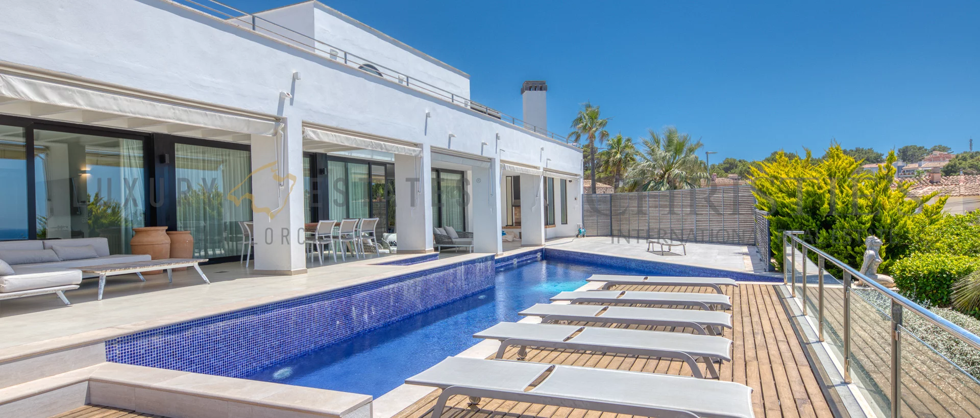 villa in badia blava mit traumhaftem blick in 1. meereslinie an der küste von llucmajor 3