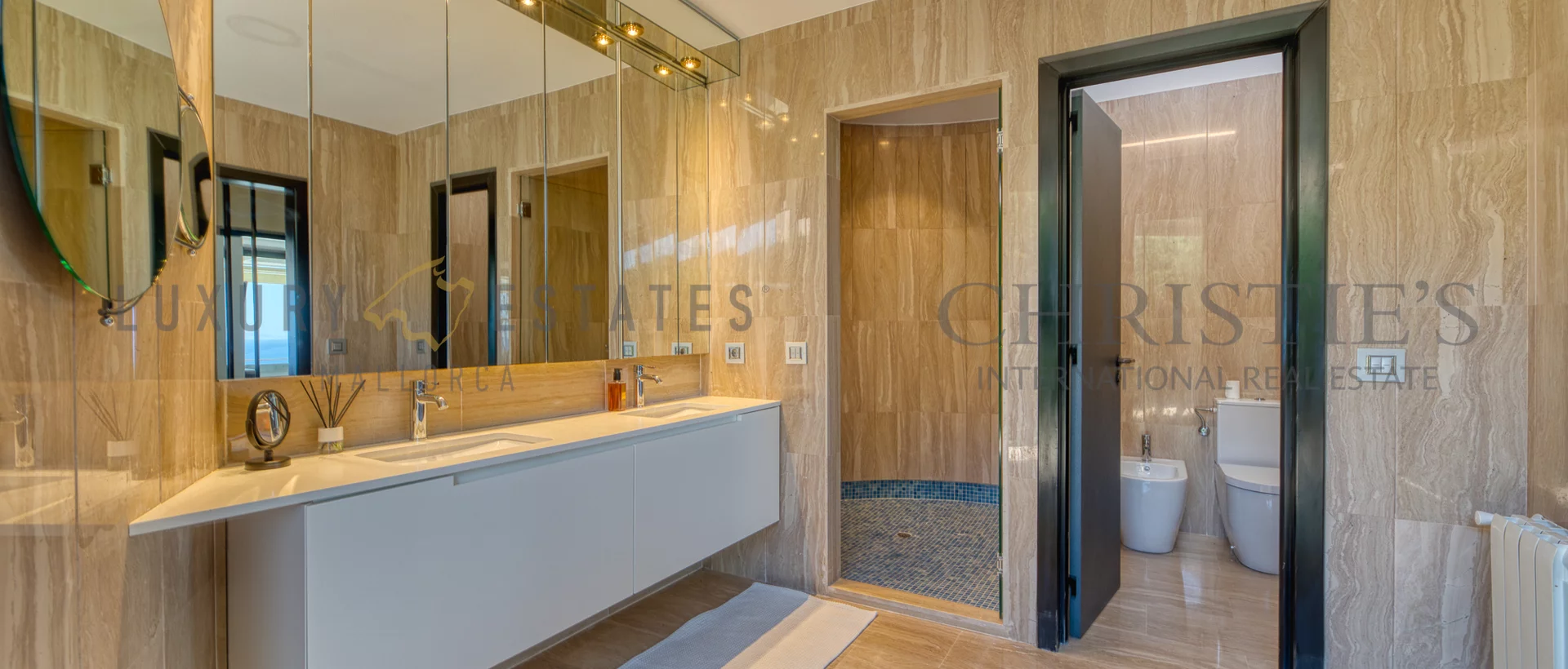 villa in badia blava mit traumhaftem blick in 1. meereslinie an der küste von llucmajor 10