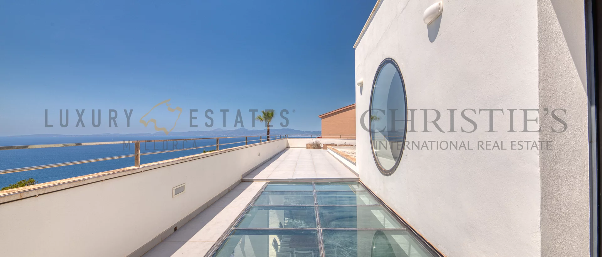villa in badia blava mit traumhaftem blick in 1. meereslinie an der küste von llucmajor 25
