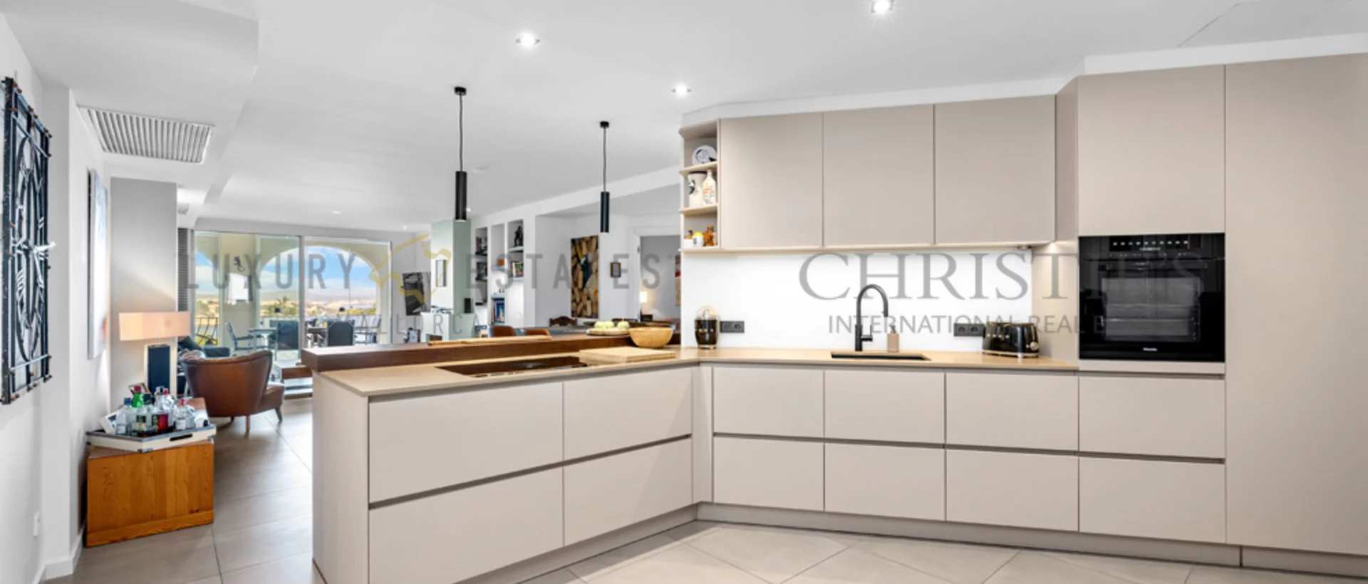 Ático renovado en bendinat con espectaculares vistas al mar 7