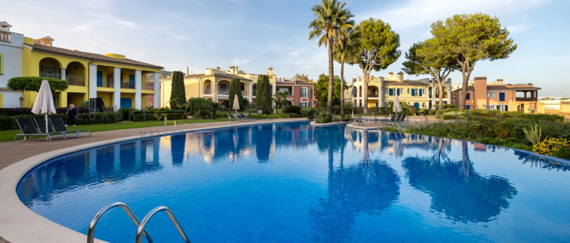 Ático renovado en bendinat con espectaculares vistas al mar 24