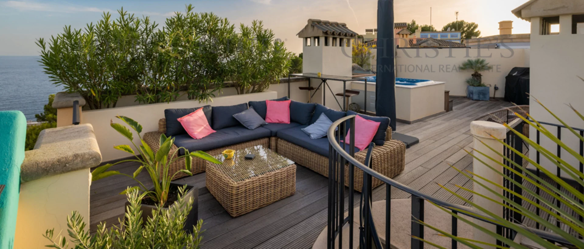 Ático renovado en bendinat con espectaculares vistas al mar 1