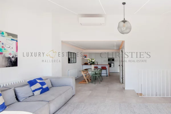 casa adosada renovada en costa de blanes con vistas al mar 4