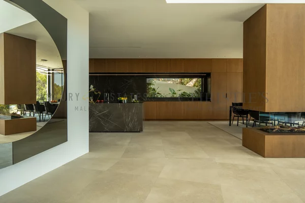 elegante villa de nueva construcción con piscina y zona de spa privada en costa de la calma 3