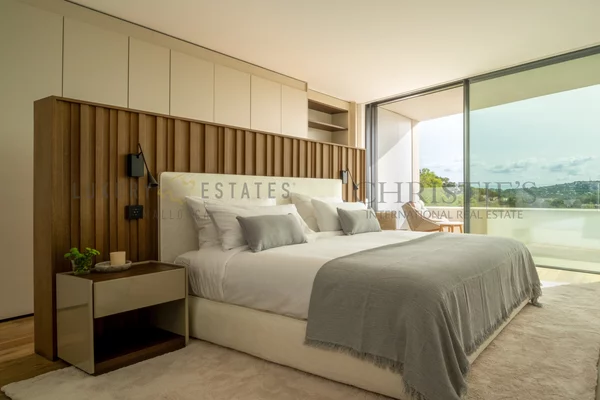 elegante villa de nueva construcción con piscina y zona de spa privada en costa de la calma 5