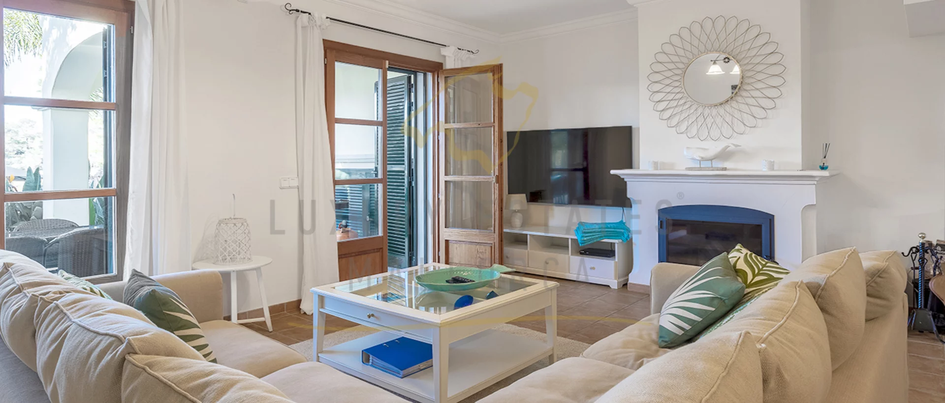 casa adosada reformada en cala pi con licencia de alquiler vacacional y vistas a la bahía 5