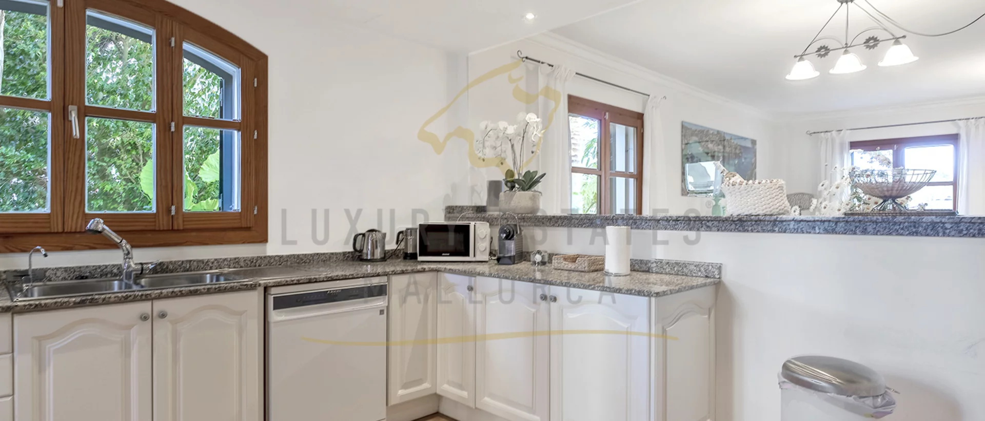 casa adosada reformada en cala pi con licencia de alquiler vacacional y vistas a la bahía 7