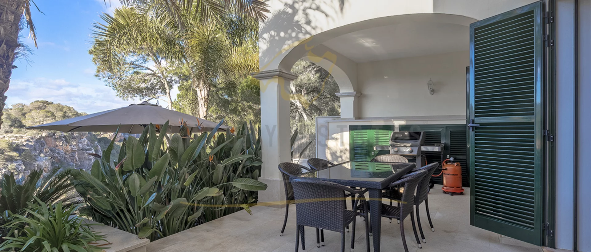 casa adosada reformada en cala pi con licencia de alquiler vacacional y vistas a la bahía 8