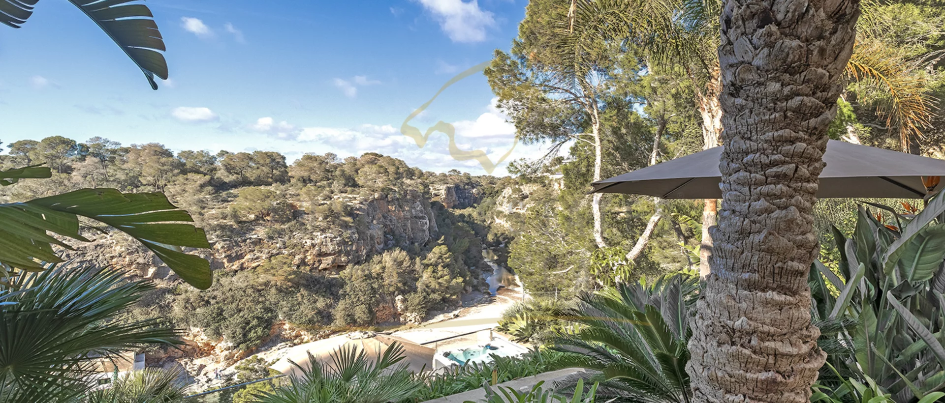 casa adosada reformada en cala pi con licencia de alquiler vacacional y vistas a la bahía 18