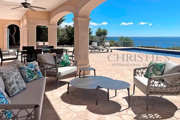 villa in erster meereslinie in cala pi 6