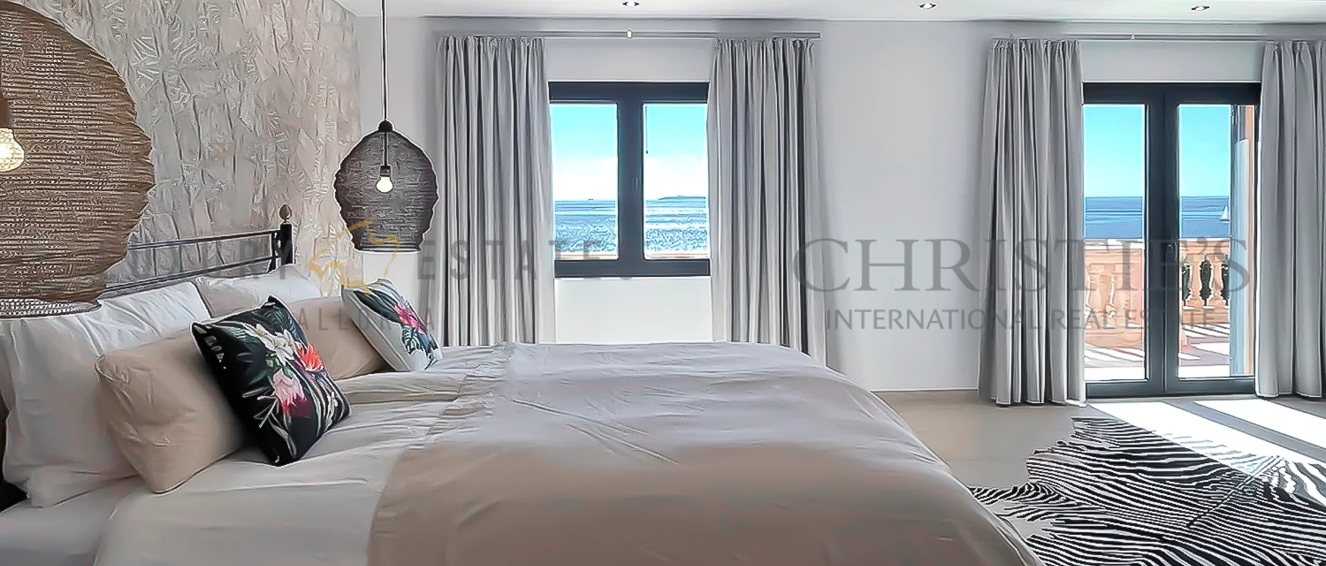 villa in erster meereslinie in cala pi 10