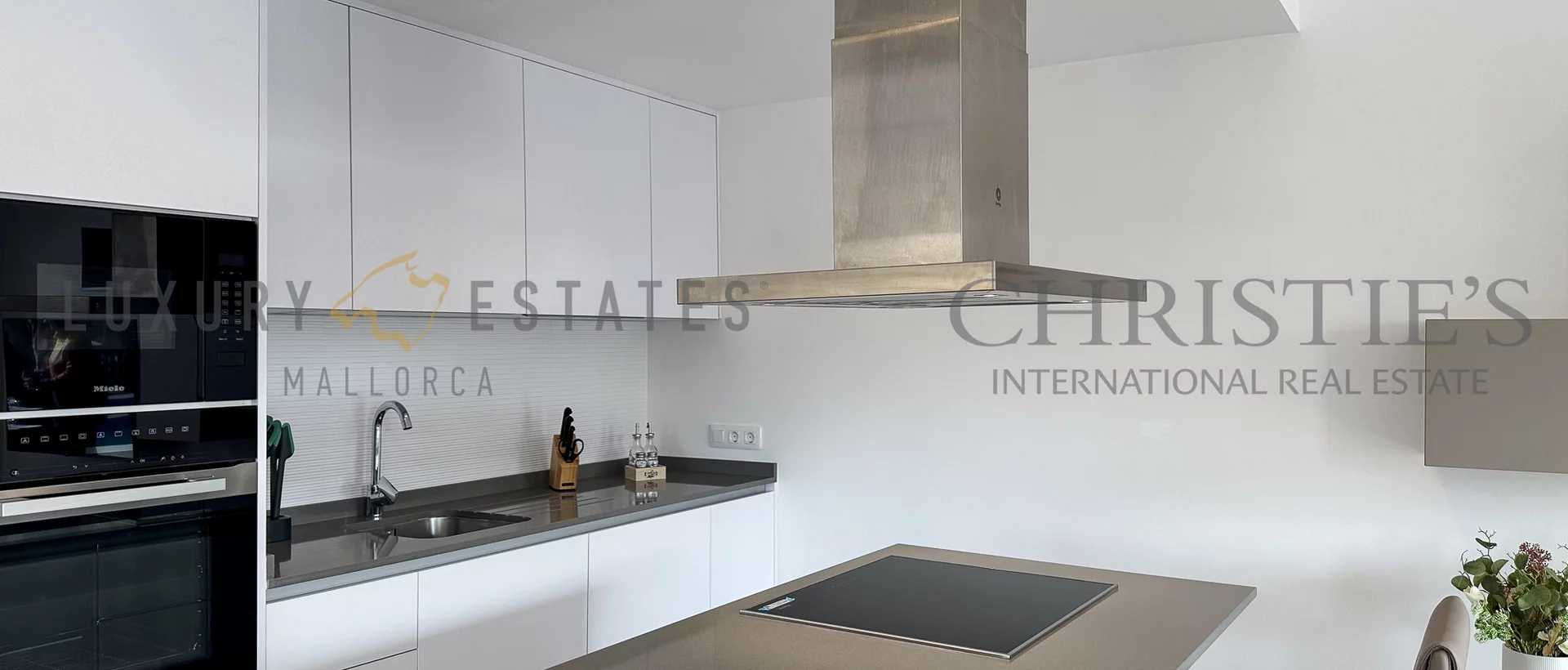 toewn house cala ratjada mallorca 2