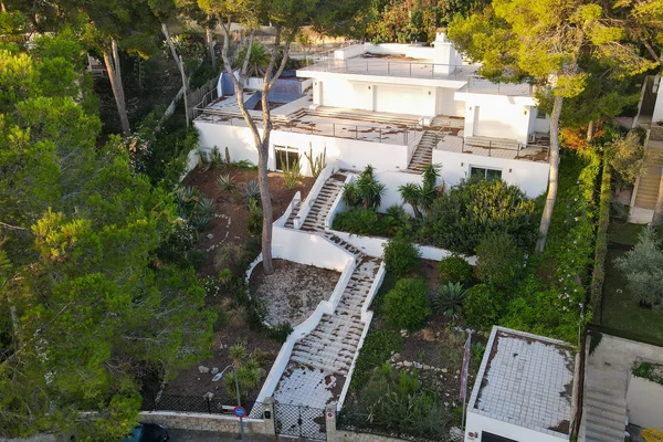 proyecto de construcción con licencia en cala vinyas 6