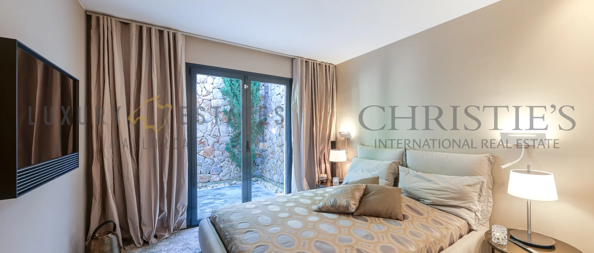 moderne villa in cala vinyas mit pool und garten 3