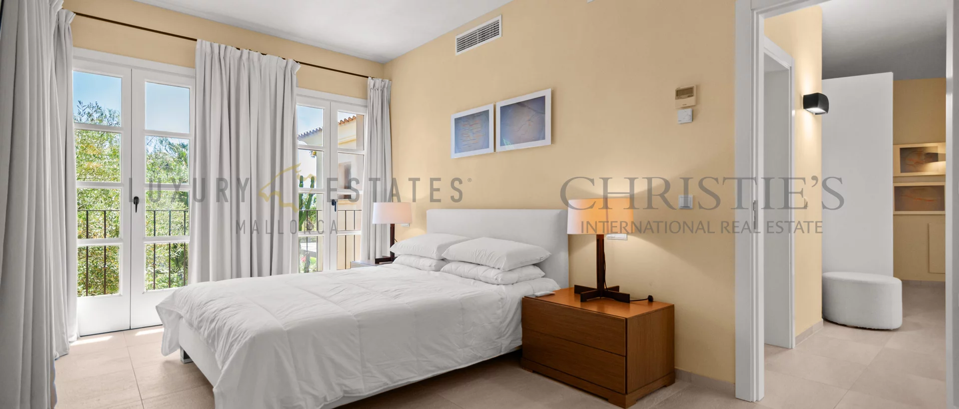villa in cala vinyes mit pool und meerblick 10