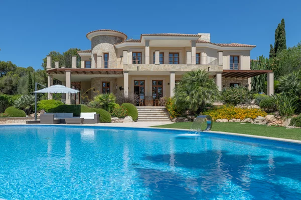 villa en cala vinyes con piscina y vistas al mar 1
