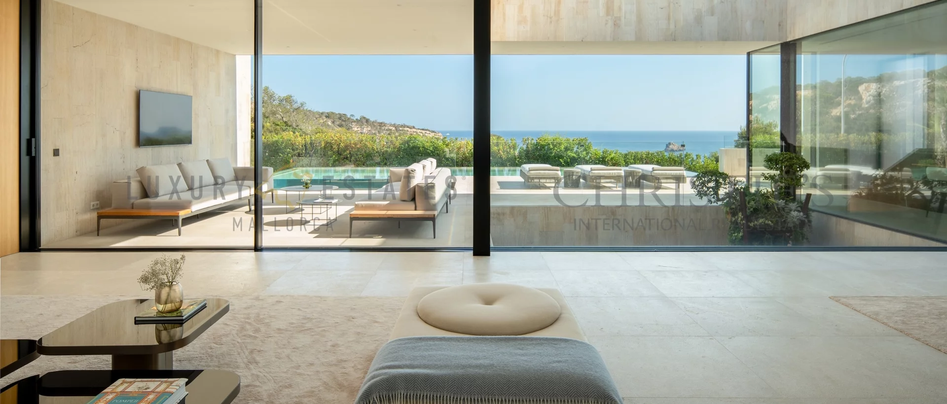 luxus neubau villa in el toro in erster meereslinie mit pool und garten 2