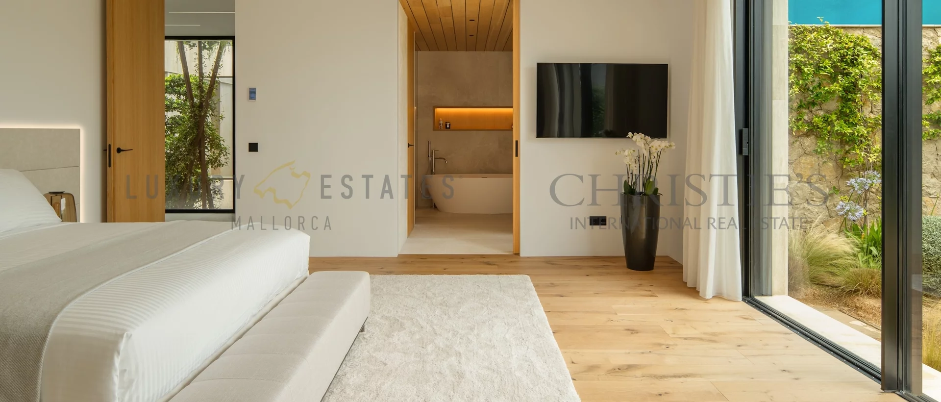 luxus neubau villa in el toro in erster meereslinie mit pool und garten 8