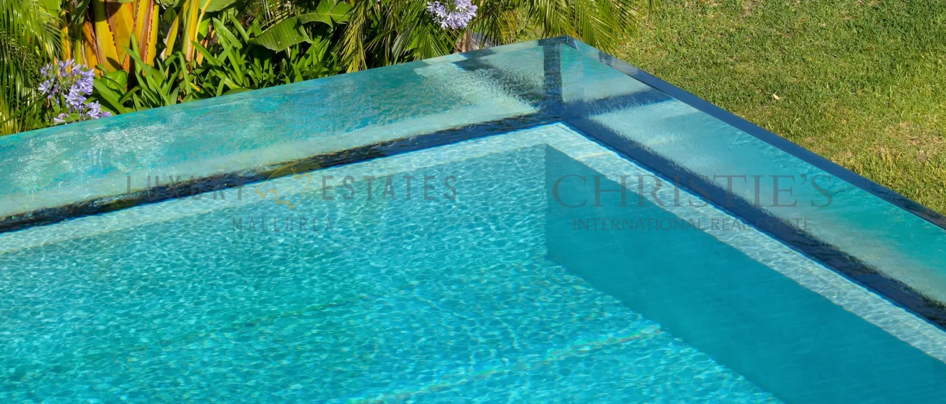 luxus neubau villa in el toro in erster meereslinie mit pool und garten 17