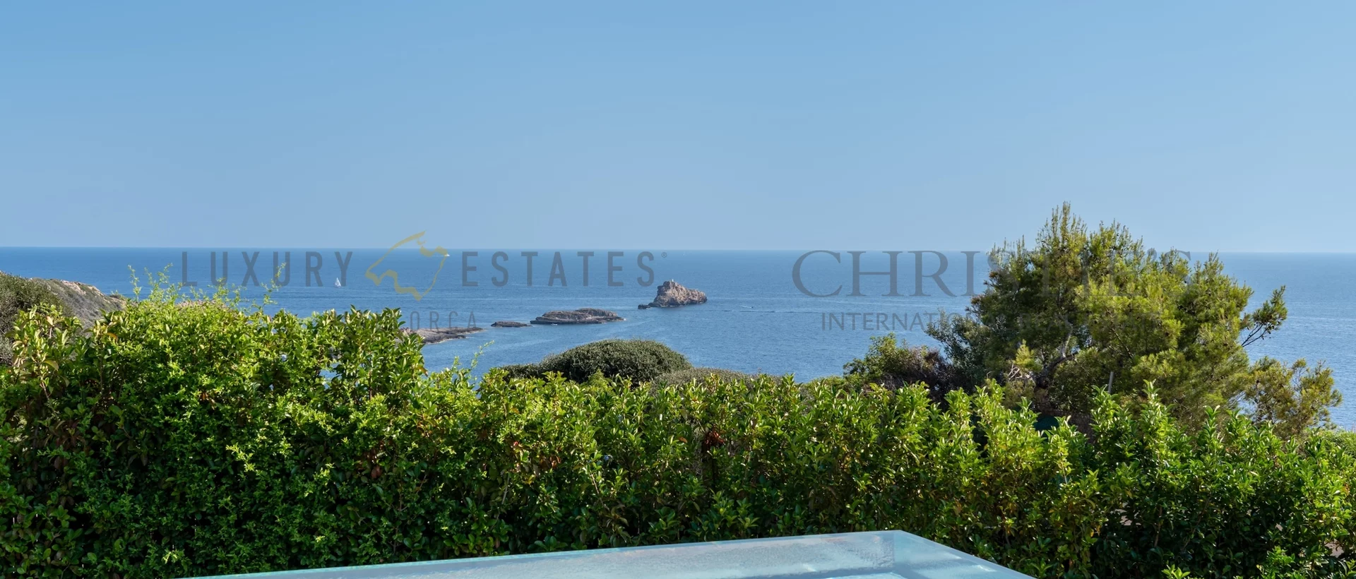 luxus neubau villa in el toro in erster meereslinie mit pool und garten 19