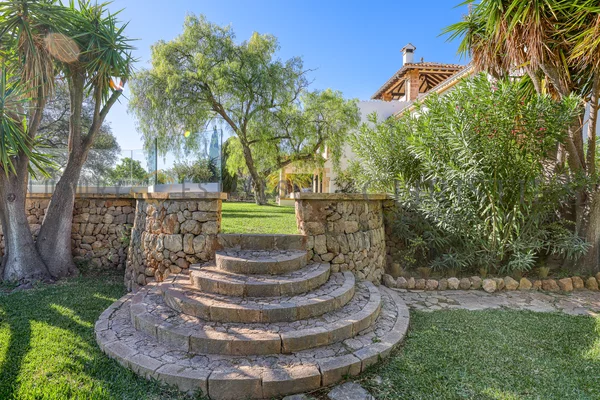 villa mediterránea completamente renovada en génova con vistas al mar 4