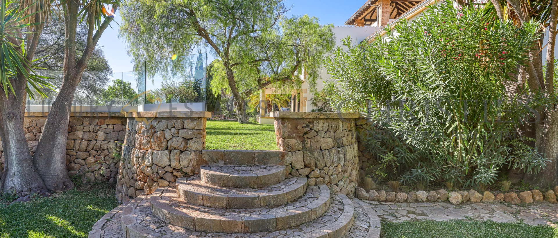 villa mediterránea completamente renovada en génova con vistas al mar 4