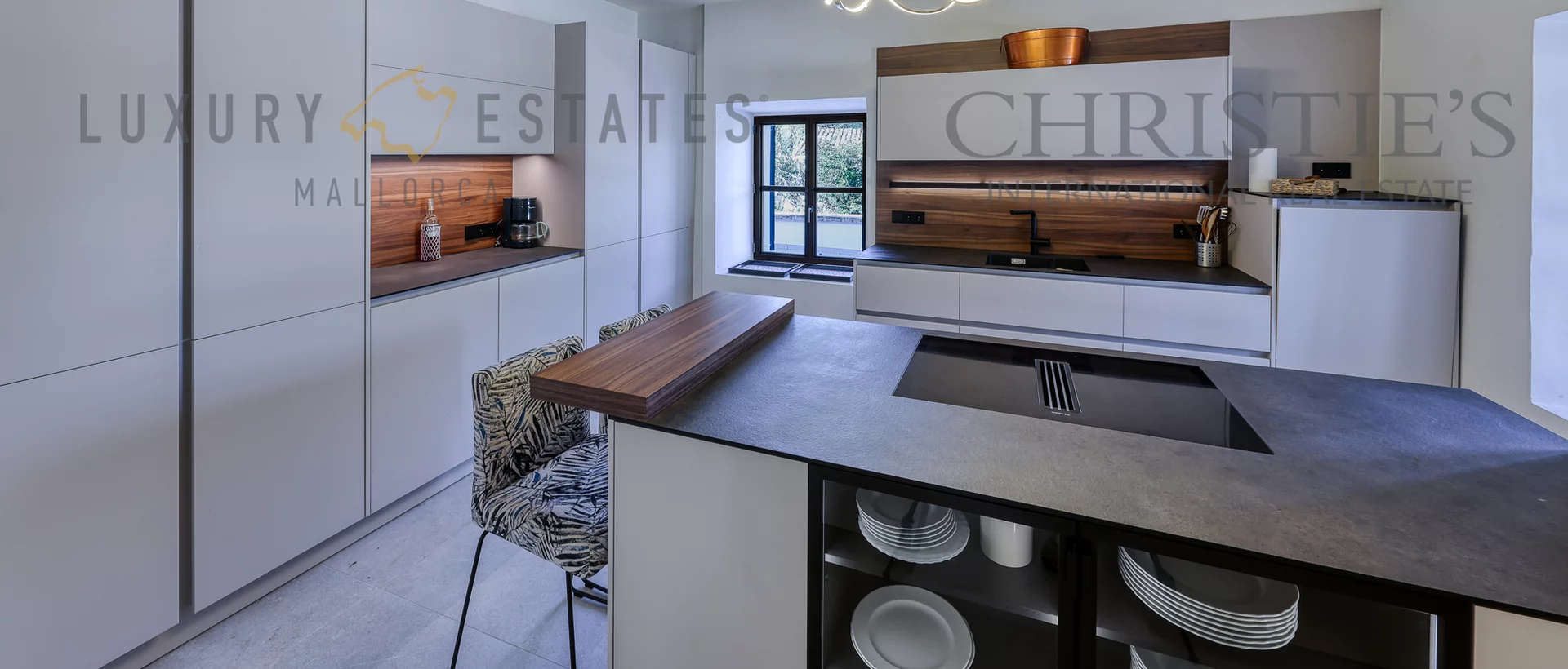 villa mediterránea completamente renovada en génova con vistas al mar 11