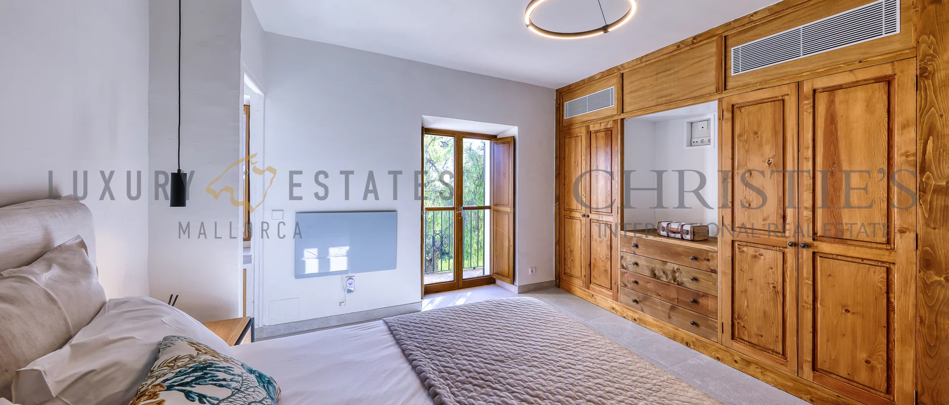 completely renovated mediterranean villa in genoa with sea views 14