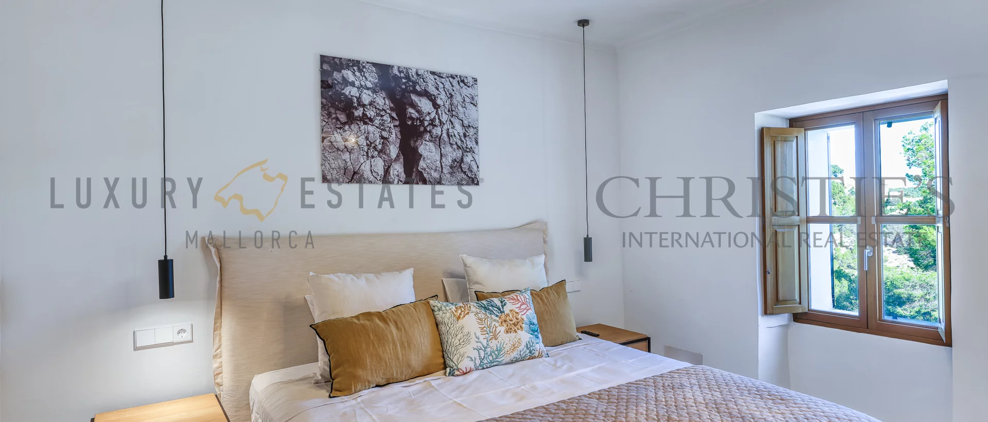 completely renovated mediterranean villa in genoa with sea views 20