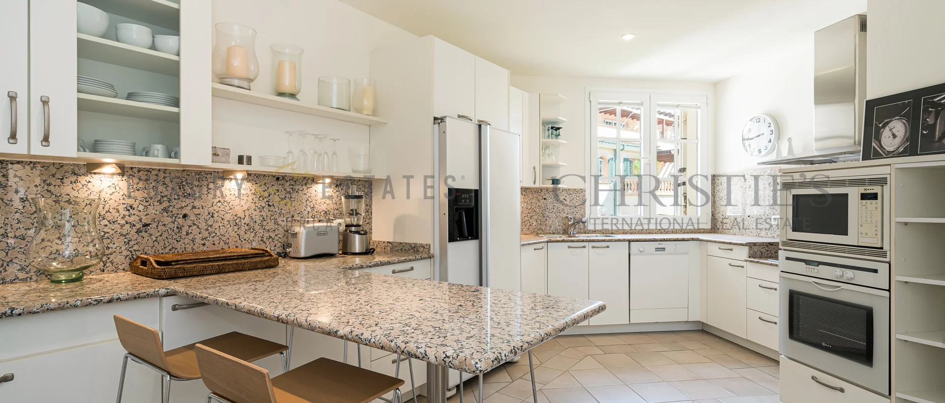 apartment mardavall 9
