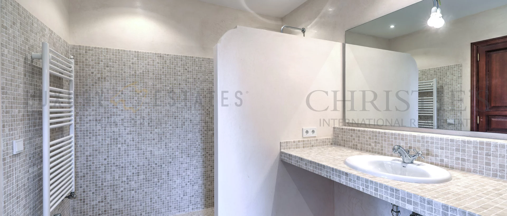 son macia finca garten badezimmer