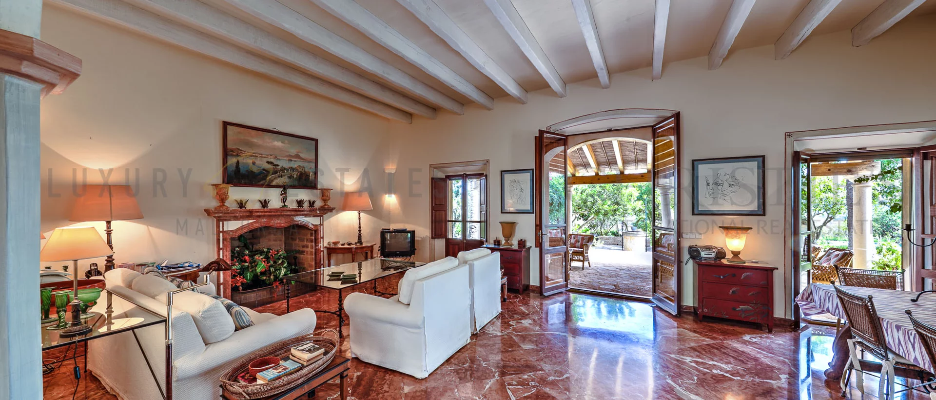 son macia country home