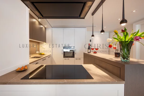 moderno apartamento en el centro de puerto de andratx con vistas al puerto y piscina comunitaria 2
