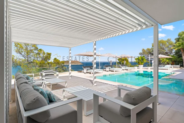 villa primera linea cala vinyas 3