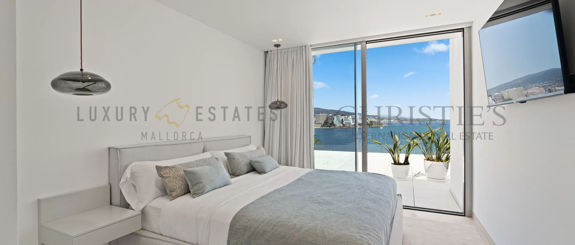 villa first sea line cala vinyas 14