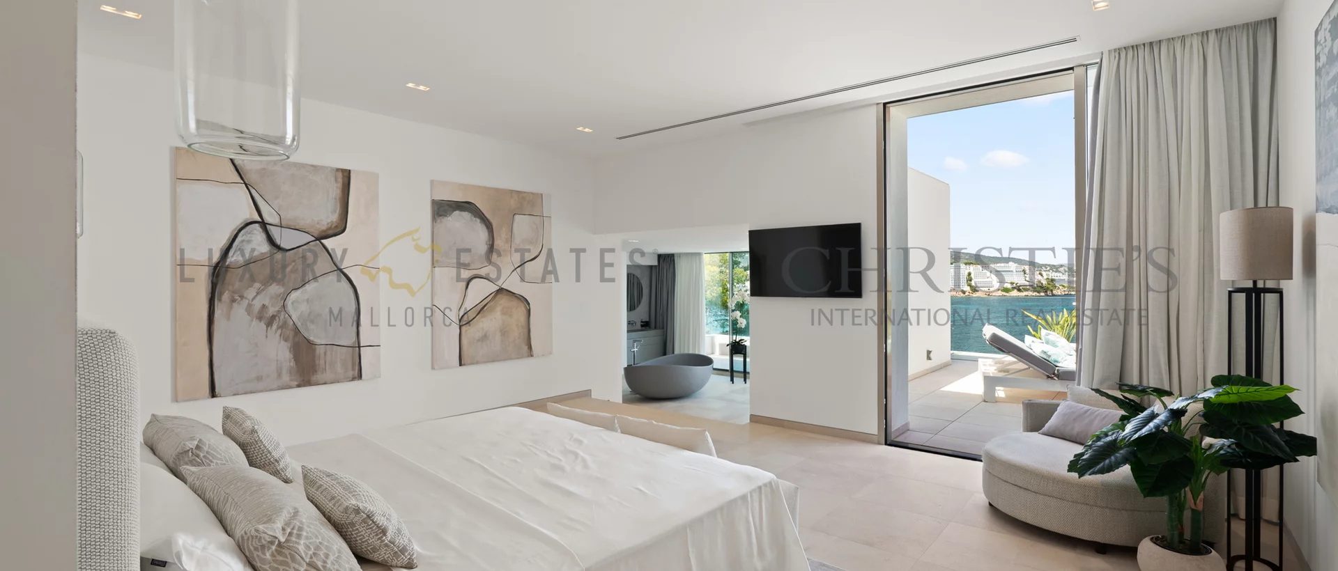 villa first sea line cala vinyas 15