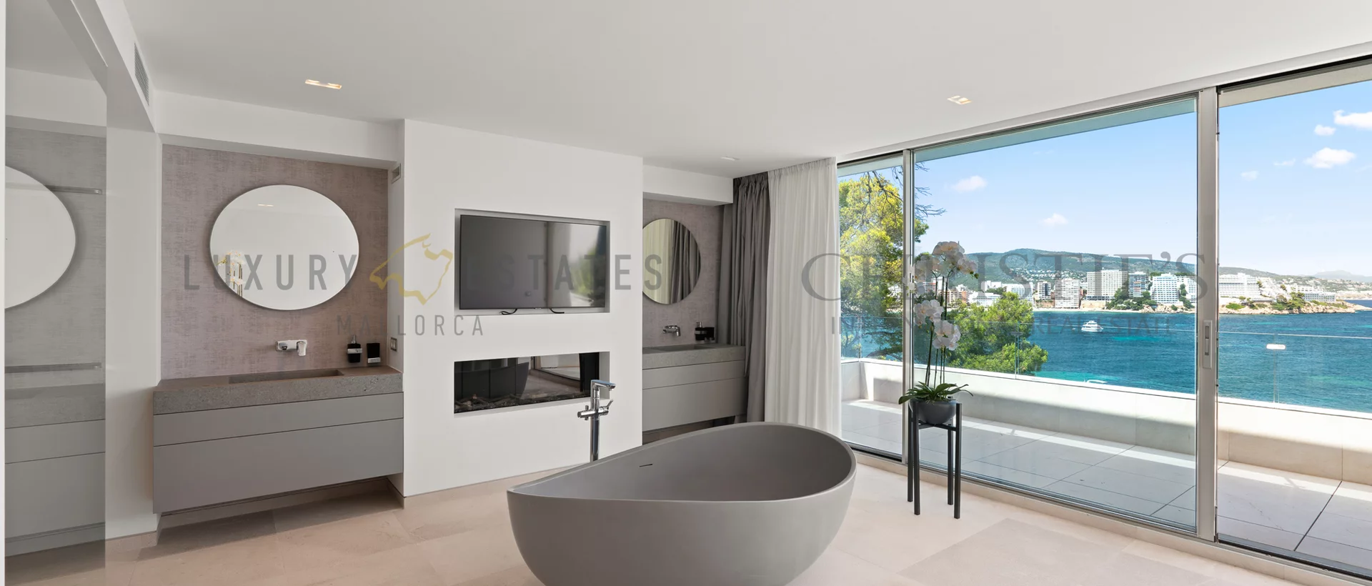 villa first sea line cala vinyas 17