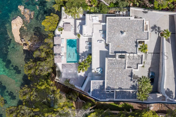 villa primera linea cala vinyas
