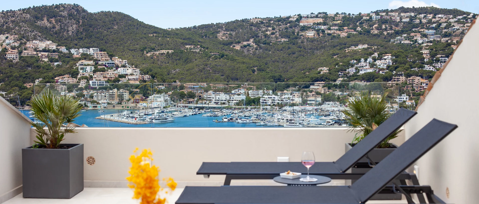 kernsaniertes reihenhaus in puerto de andratx mit hafenblick und privatpool 2