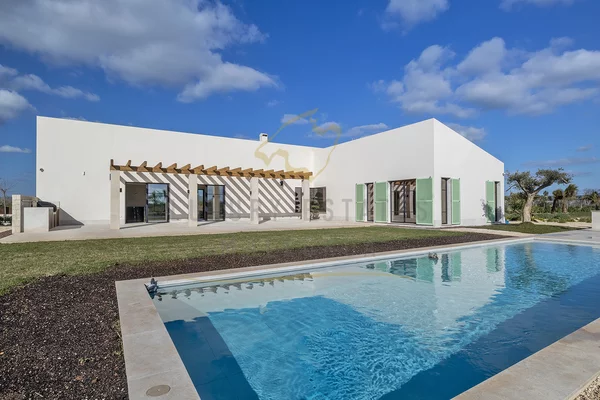 finca de lujo moderna y soleada a estrenar en campos con piscina 2