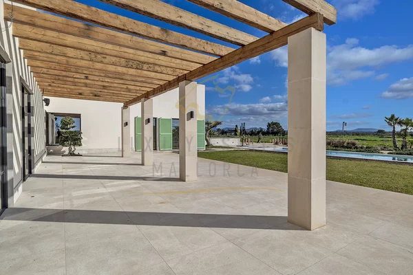finca de lujo moderna y soleada a estrenar en campos con piscina 3