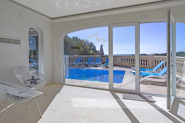 chalet reformado en cala pi en primera línea de mar con licencia de alquiler vacacional 4