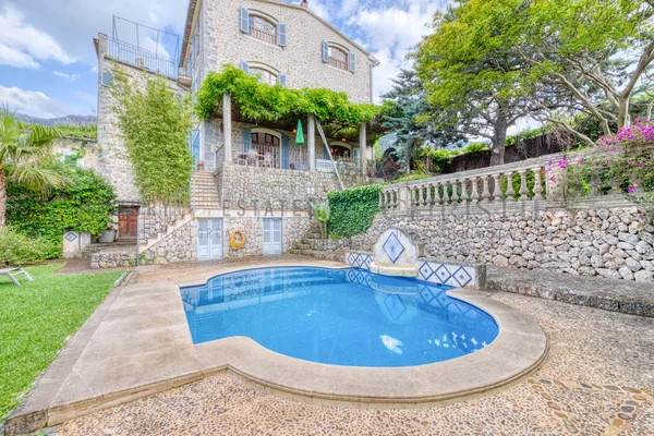 chalet de piedra natural en soller 1