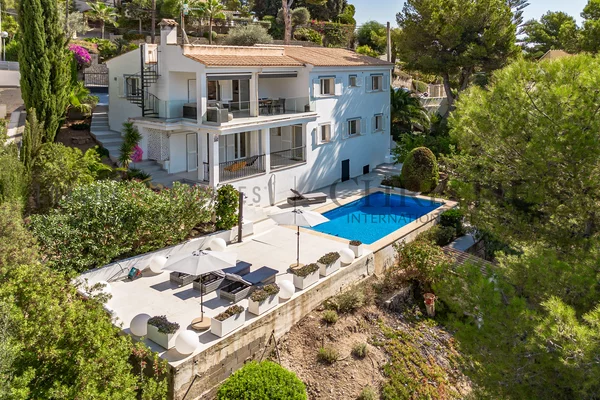 villa en paguera en una zona tranquila con vistas al mar y licencia de alquiler 2 villa en paguera en una zona tranquila con vistas al mar y licencia de alquiler 2