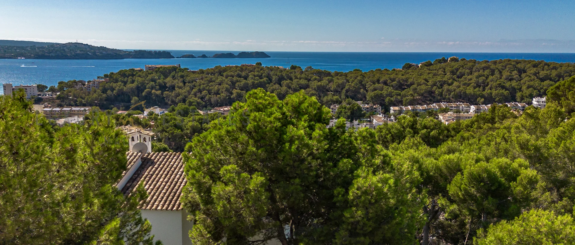 villa en paguera en una zona tranquila con vistas al mar y licencia de alquiler 3