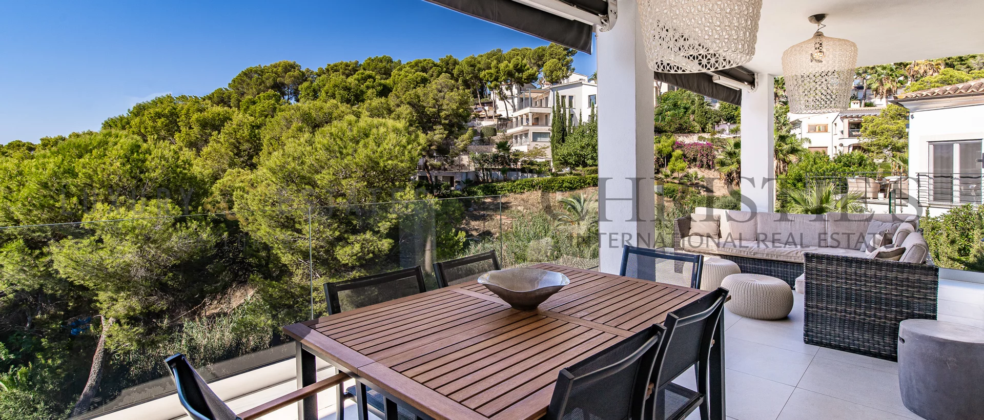 villa en paguera en una zona tranquila con vistas al mar y licencia de alquiler 4