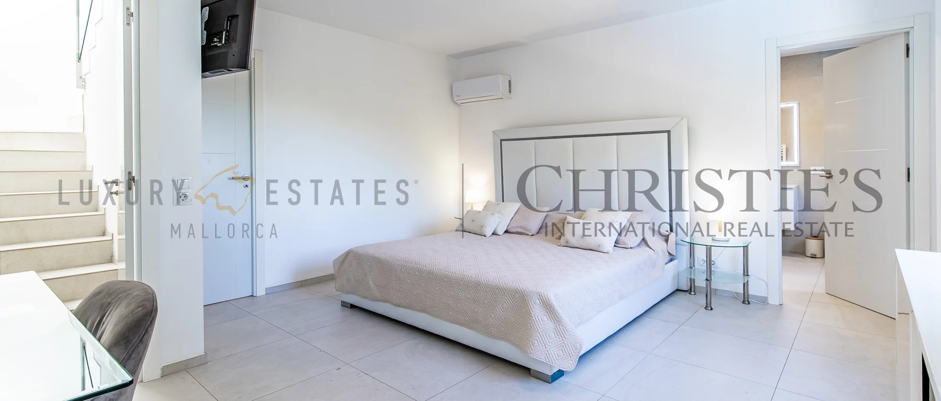 villa en paguera en una zona tranquila con vistas al mar y licencia de alquiler 10