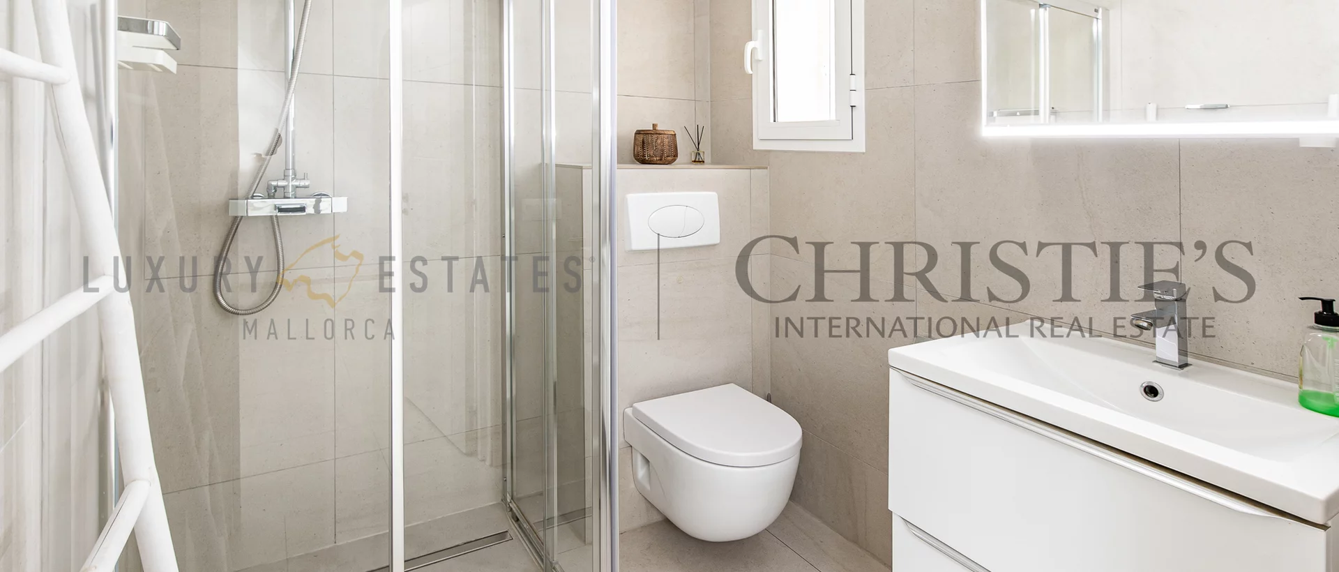 villa en paguera en una zona tranquila con vistas al mar y licencia de alquiler 11