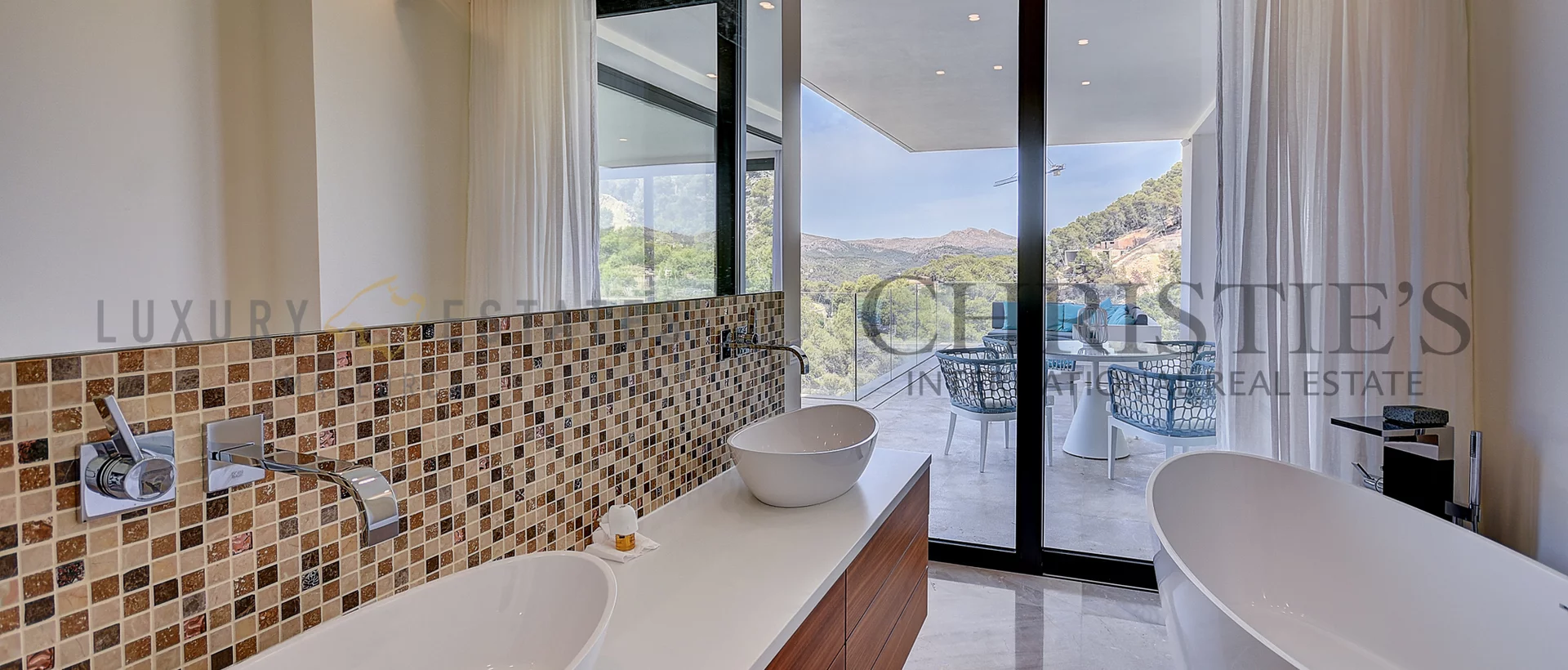 moderna villa con vistas al mar en port andratx 10